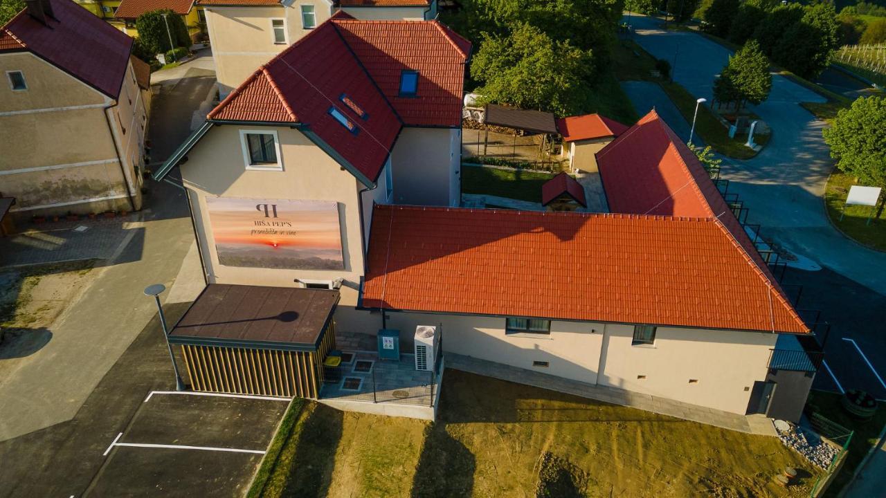 IvanjkovciHisa Pep'S住宿加早餐旅馆 外观 照片
