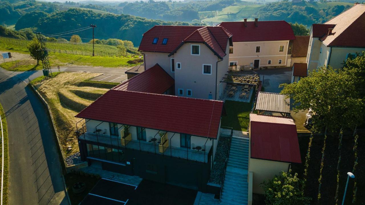 IvanjkovciHisa Pep'S住宿加早餐旅馆 外观 照片